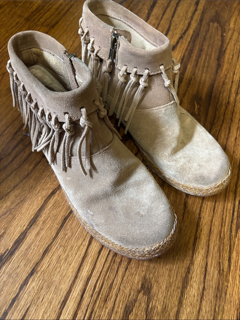 UGG Shenandoah fringe Suede Ankle Booties in Taupe size 6